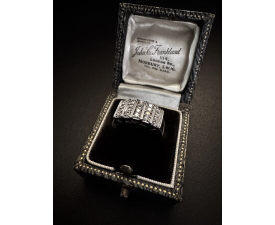 Anello fascia  con  Diamanti  per  0.80  ct.  