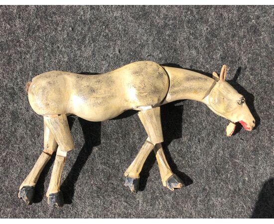 Marionetta in legno raffigurante cavallo.Italia