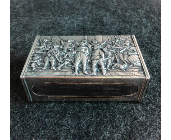 Matchbox in silver and wood. Holland     