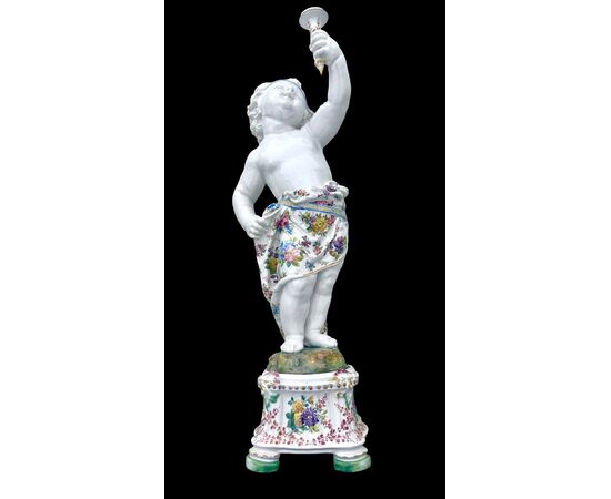 Coppia di grandi candelieri putti in maiolica a decoro floreale policromo.Gian  Battista Viero,Nove di Bassano.