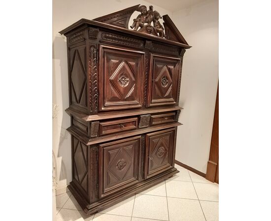 Credenza doppio corpo 600   H 230 - L 158 - P 64