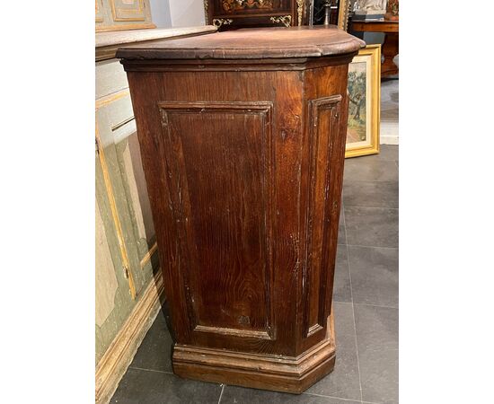 Credenza a due porte XVIII secolo