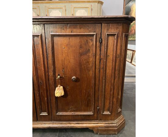 Credenza a due porte XVIII secolo