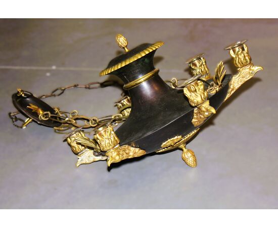 Lume Impero a sospensione, bronzo patinato e dorato.