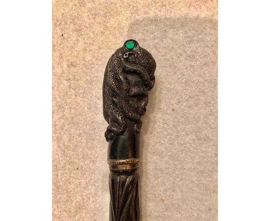 Ebony stick with knob depicting an octopus. Carved in ebony carved.     