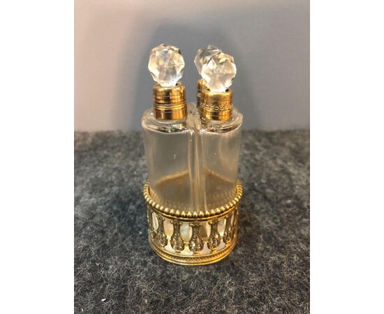 Perfume holder with 4 compartments in crystal and brass.     