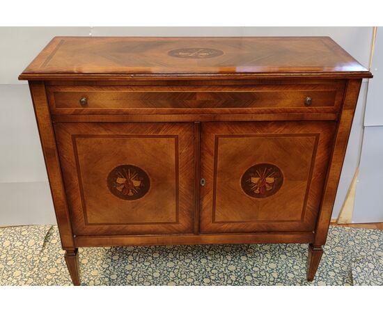 Credenza lombarda