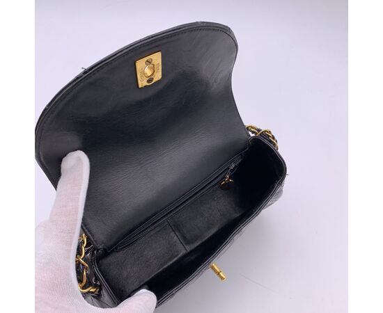 CHANEL Borsa a Tracolla Vintage in Pelle Lucida Col. Nero CC S