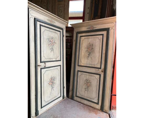 pts691 - n. 2 lacquered doors with frame, cm l 122 xh 230-235     