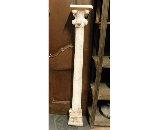 dars378 - gothic stone column with wooden base, cm l 20 xh 150     