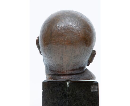 Scultura in bronzo con volto busto di bimbo