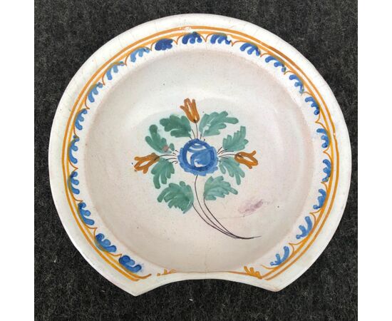 Round shaving plate with floral decoration.France.     