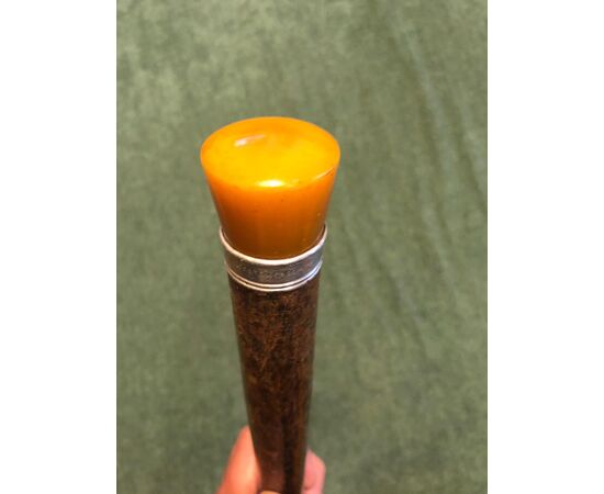 &#39;Pile&#39; stick with Bakelite knob that lights up (via pile to be inserted inside).     