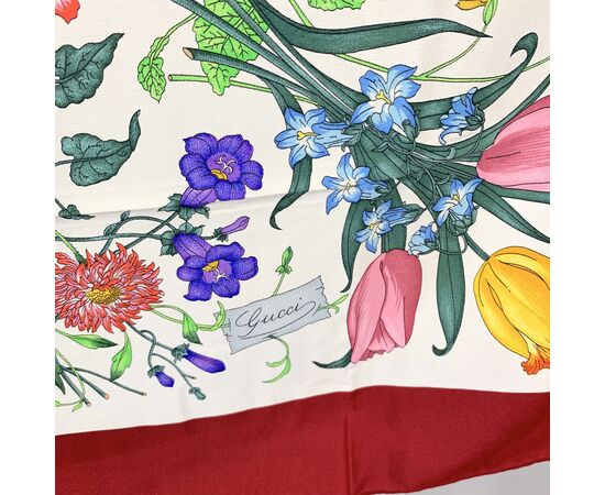 GUCCI Foulard Vintage in Seta Col. Rosso Flora