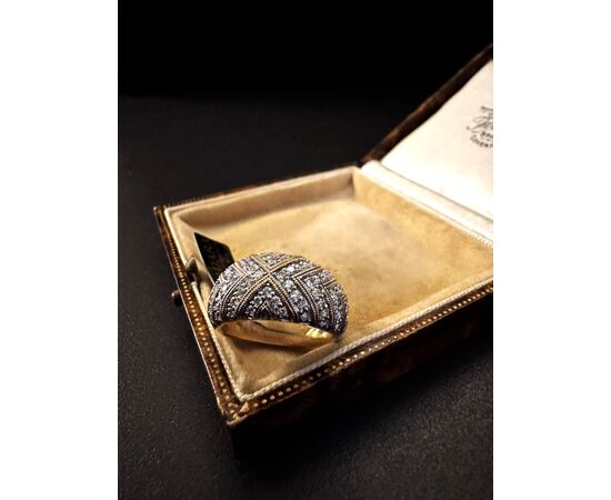 Anello  a  fascia  con  Diamanti  