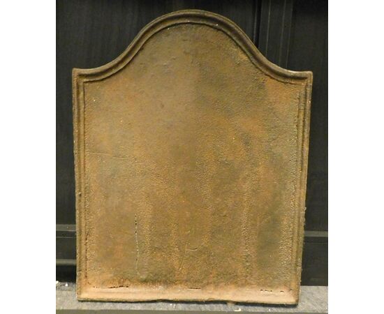p13 - small cast iron plate, size cm 47 xh 60     