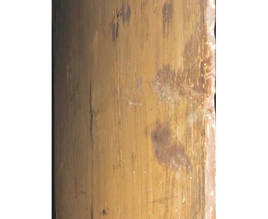 Pannello cornice con mensola in legno intagliato,laccato e dorato.