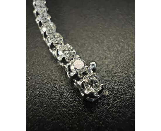 Bracciale  tennis  in  oro  bianco  e  Diamanti  di  Colore   E-F  per  4 ct.