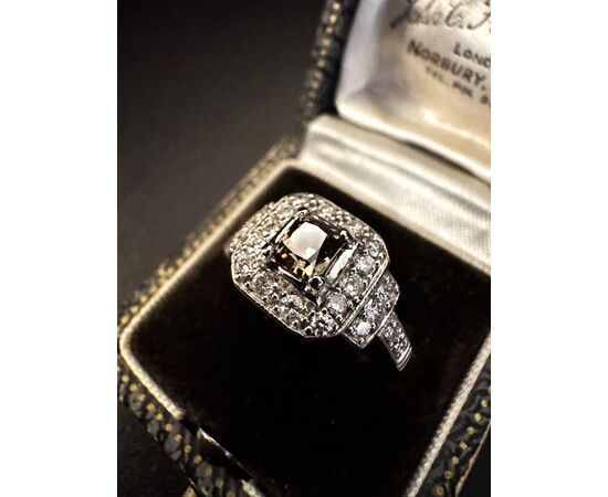 Anello  con  Diamante  Brown
