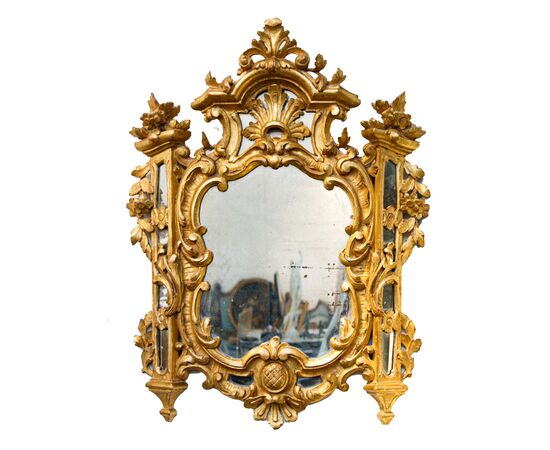 XVIII secolo, Specchiere con cornici di forma architettonica