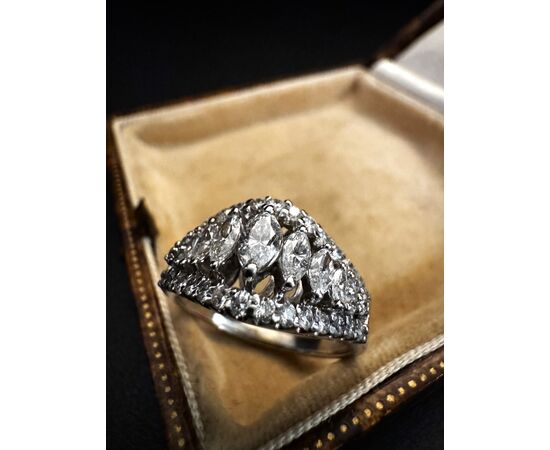 Anello  con  Diamanti  taglio  Marquise