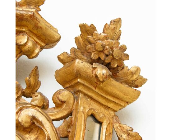 XVIII secolo, Specchiere con cornici di forma architettonica