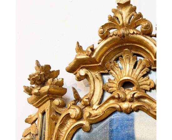 XVIII secolo, Specchiere con cornici di forma architettonica