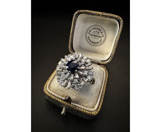 Anello  con  Zaffiro  e  Diamanti  
