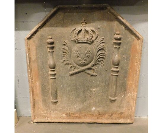 p028 - cast iron plate with coat of arms and columns, size cm 84 xh 90     
