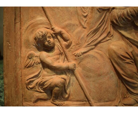 Cerchia di B. Mazzuoli - XVII-XVIII secolo - Madonna con Bambino, San Nicola da Bari e angioletto  Terracotta 