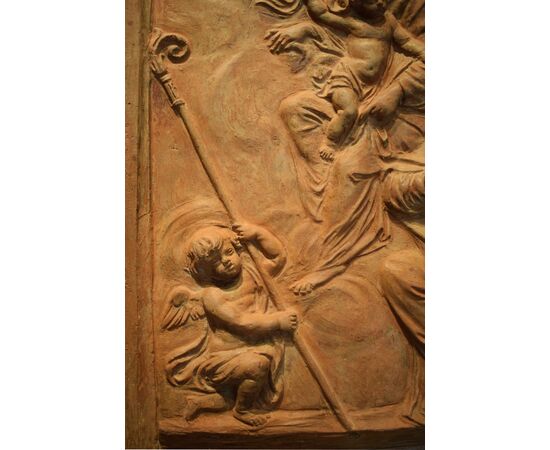 Cerchia di B. Mazzuoli - XVII-XVIII secolo - Madonna con Bambino, San Nicola da Bari e angioletto  Terracotta 