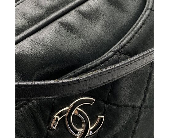 CHANEL Borsa a Tracolla in Pelle Col. Nero Camera M