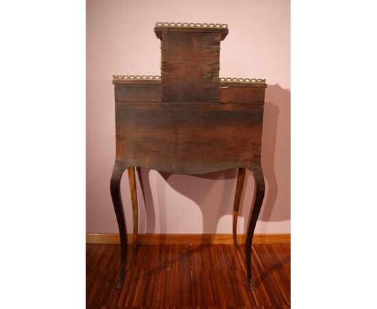 Antica ribaltina francese del 1800 con alzatina stile Luigi XV riccamente intarsiata