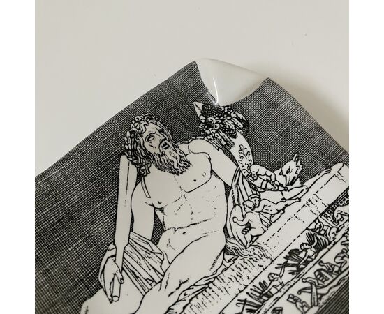 FORNASETTI, Posacenere scultura Allegoria del Nilo, ceramica decorata