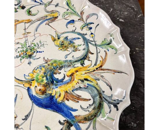 Antico piatto maiolica  Angelo Minghetti Bologna fine 800 . Misura cm 33 