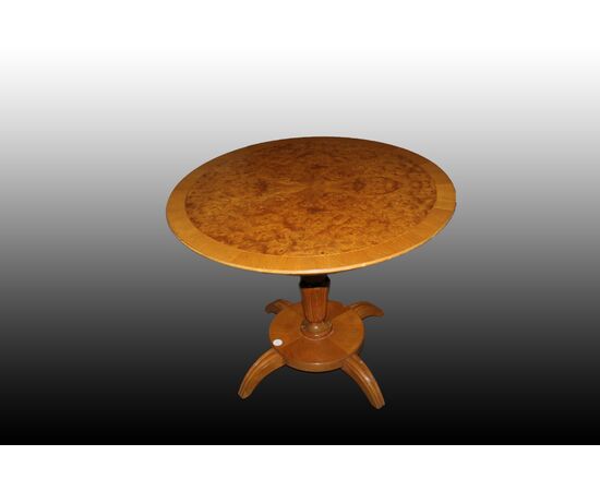 Tavolino basso stile Biedermeier in legno di olmo e radica di olmo