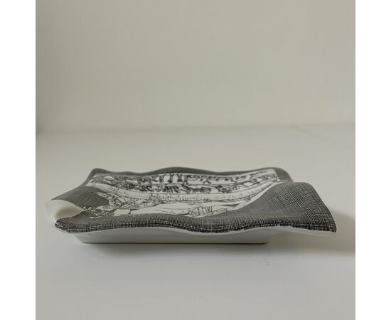 FORNASETTI, Posacenere scultura Allegoria del Nilo, ceramica decorata