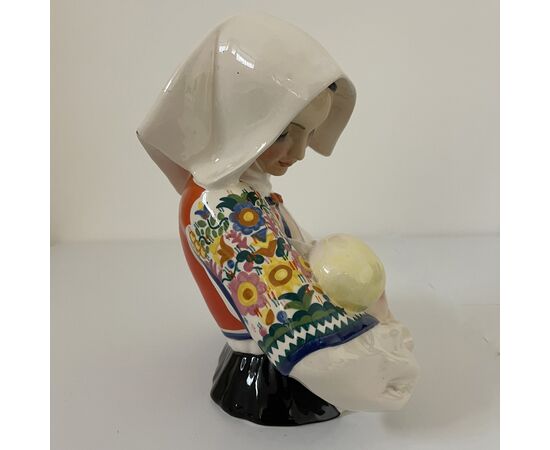 ESSEVI, Sandro Vacchetti, La maternità sarda, scultura ceramica decorata
