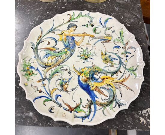 Antico piatto maiolica  Angelo Minghetti Bologna fine 800 . Misura cm 33 