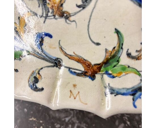 Antico piatto maiolica  Angelo Minghetti Bologna fine 800 . Misura cm 33 
