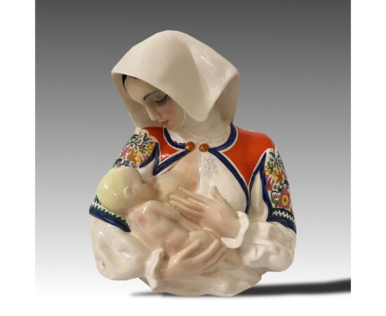 ESSEVI, Sandro Vacchetti, La maternità sarda, scultura ceramica decorata