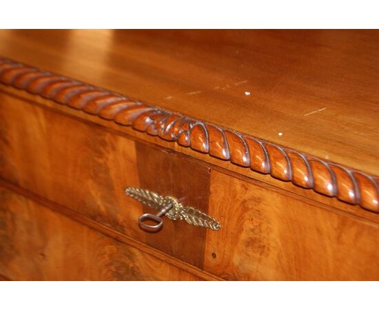 Cassettone stile Biedermeier Nord Europa del 1800 in legno di mogano biondo