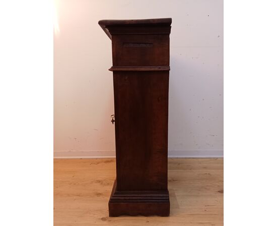 Mobiletto in noce epoca '700 - XVIII secolo - comodino - piccola credenza