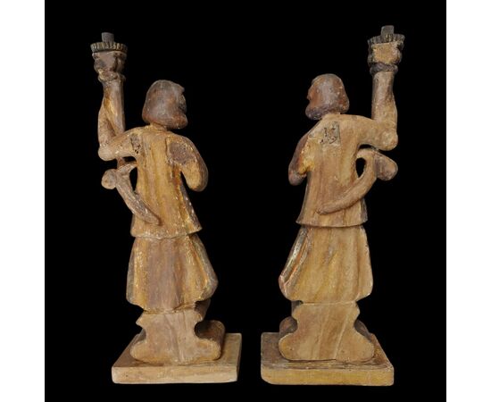 Bella coppia di angeli cerofori in legno policromo Italia Centrale XVI secolo