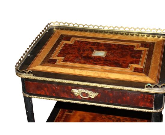 Tavolino Etagere Francese stile Napoleone III in vari legni policromi XIX secolo
