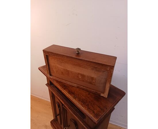 Mobiletto in noce epoca '700 - XVIII secolo - comodino - piccola credenza