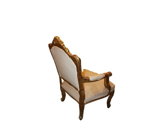 Coppia di poltrone francesi Luigi XV – Seconda metà '800, legno dorato a foglia oro, da ritappezzare