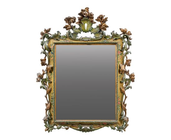 Specchiera in legno intagliato, laccato e dipinto. Venezia, XIX secolo. 