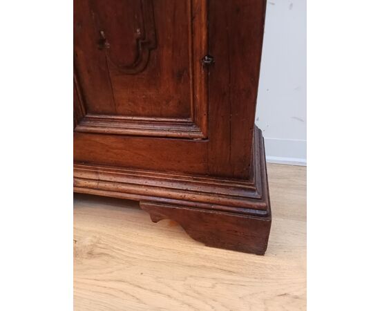Mobiletto in noce epoca '700 - XVIII secolo - comodino - piccola credenza