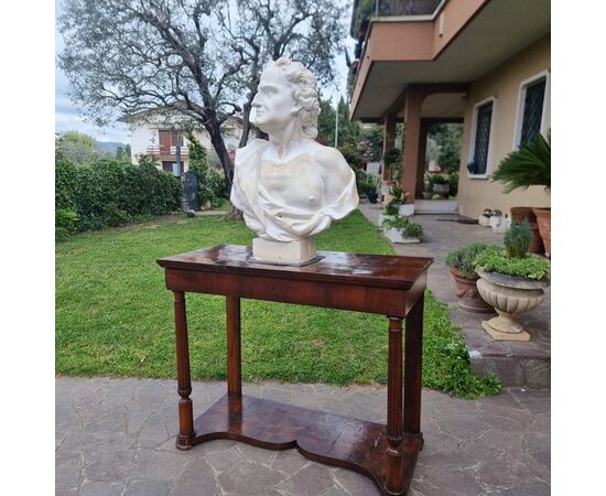 Busto di Uomo Virile in Gesso 800 di Alta Qualità: Forza e Eleganza Scultorea
